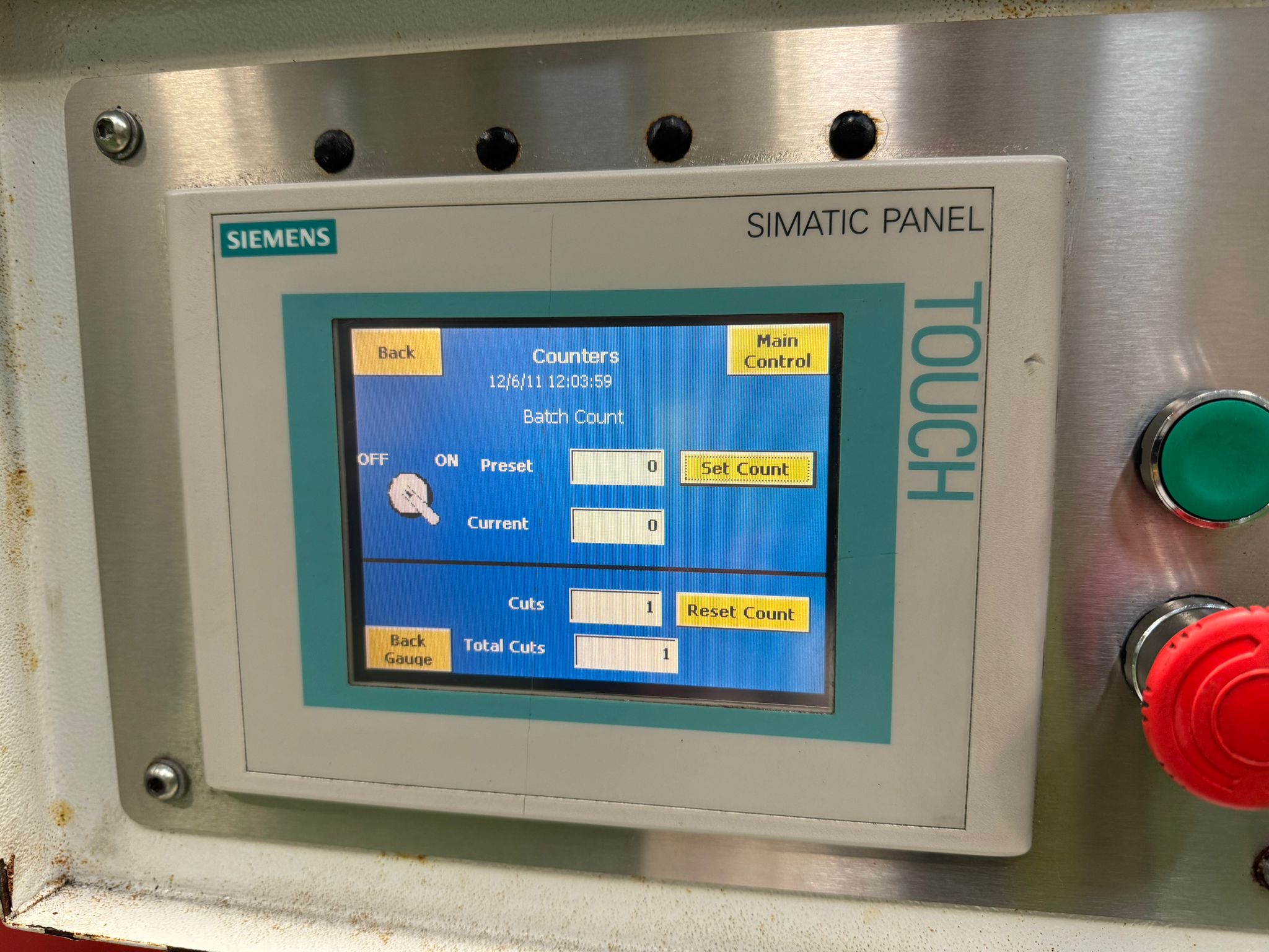 Shearing/CINCINNATI 1012 Auto Shear. Capacity 12′ x 10swg . Recently fully rebuilt with Siemens Simatic Touch Screen NC Backgauge