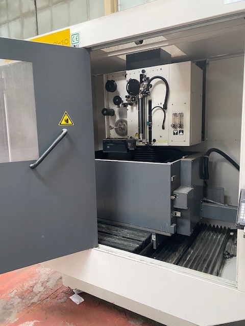 FANUC Robocut Alpha C Series Wire Eroding Machine. Fanuc 16-W Control ...