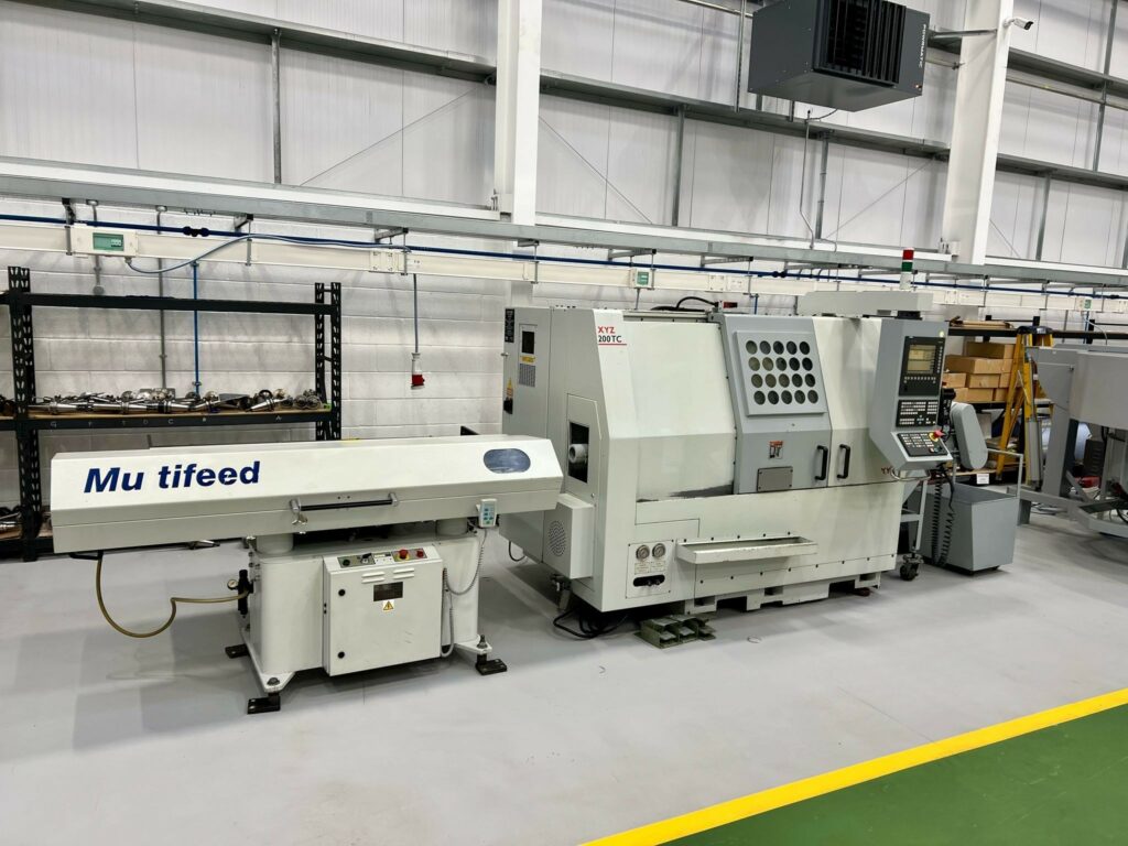 XYZ 200TC CNC Lathe with Siemens 810D CNC Control. Barfeed and